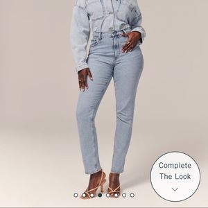 Abercrombie Curve Love Ultra High Rise 90s Slim Straight Jean